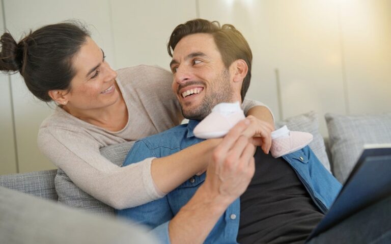 How to Announce Pregnancy to Husband